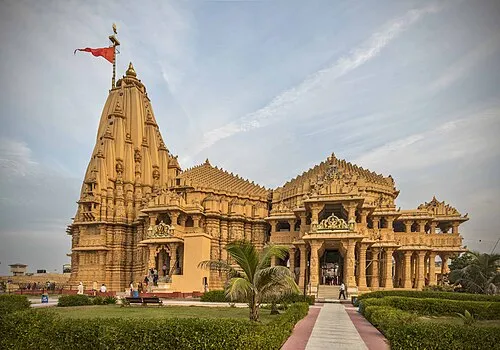 Sacred Gujarat Yatra โ Dwarka, Somnath & Coastal Heritage